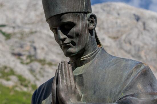 Statue of Blessed Alojzije Stepinac